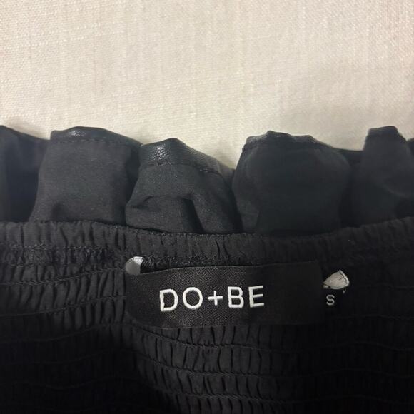 DO + BE Strapless Ruffle Leather Black Top Small - Picture 3 of 4